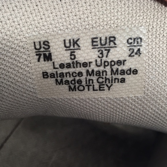 Naturalizer Sneakers - Picture 6 of 8